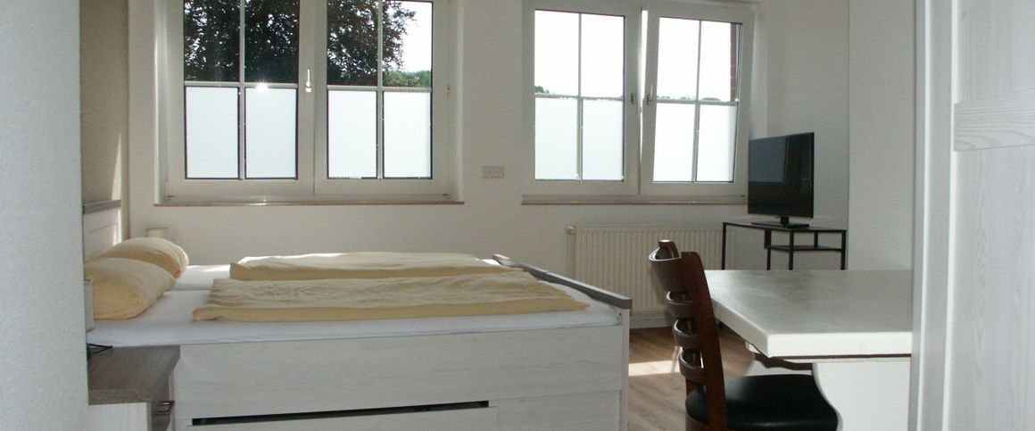 Sutthausen, Geschmackvoll eingerichtetes Zimmer in einer Hotel ähnlichen Anlage. - Foto 1