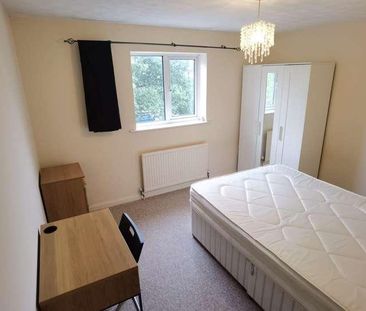 Berkeley Close, SO15 - Photo 2