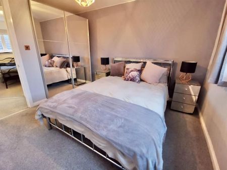 2 bedroom semi-detached house to rent - Photo 4