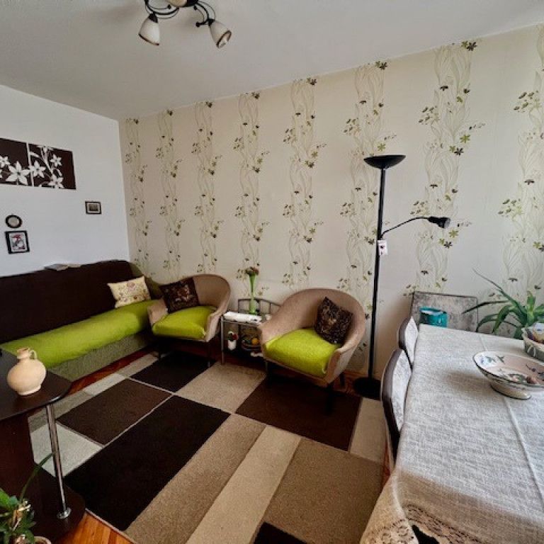 AA/1110 De închiriat apartament cu 2 camere în Tg Mureş - Dâmb - Fotografie 1