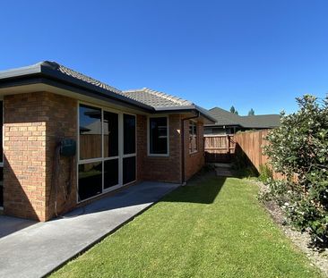 Gorgeous 3 Bedroom Family Home in Northwood! - Photo 2