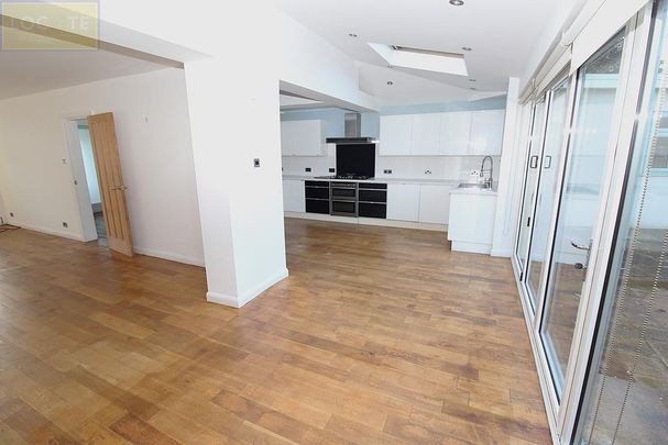 3 bedroom semi-detached house to rent - Photo 1