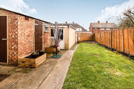 3 bedroom semi-detached house to rent - Photo 2