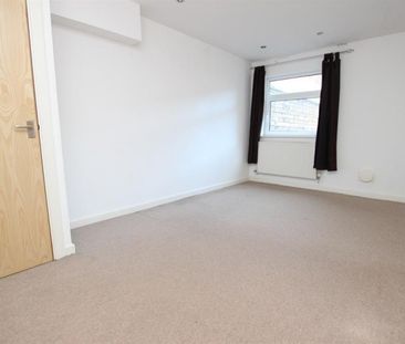1 bedroom Flat To Let - Photo 1