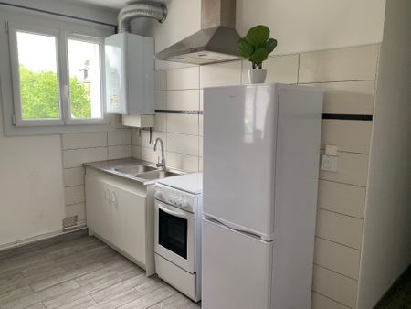 Appartement F2 à louer à CHATEAUDUN - Photo 4