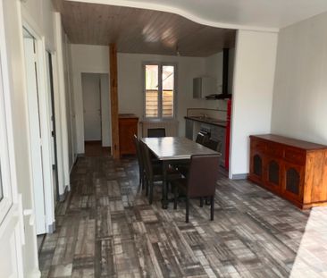 Maison de ville F3 avec cave, garage et jardin. Location meublée. - Photo 2