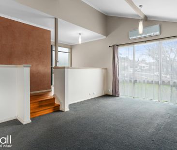 Lovely Home, Quiet Location - Photo 2