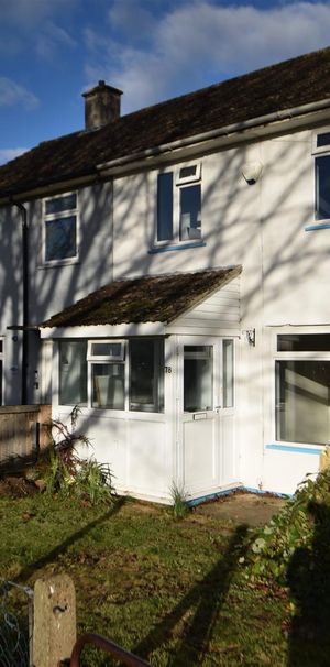 Meadowleaze, Gloucester - Photo 1