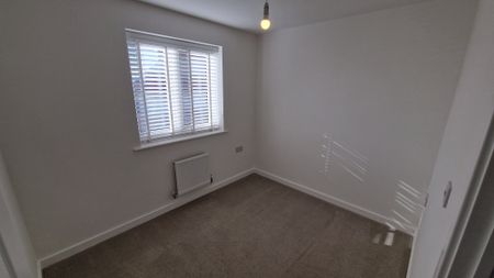 3 bed terraced house to rent in Channon Road, Monkton - Photo 5