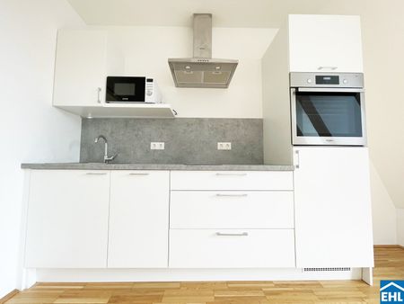 Top moderne Dachgeschosswohnung in Nähe des Flughafens! - Photo 2