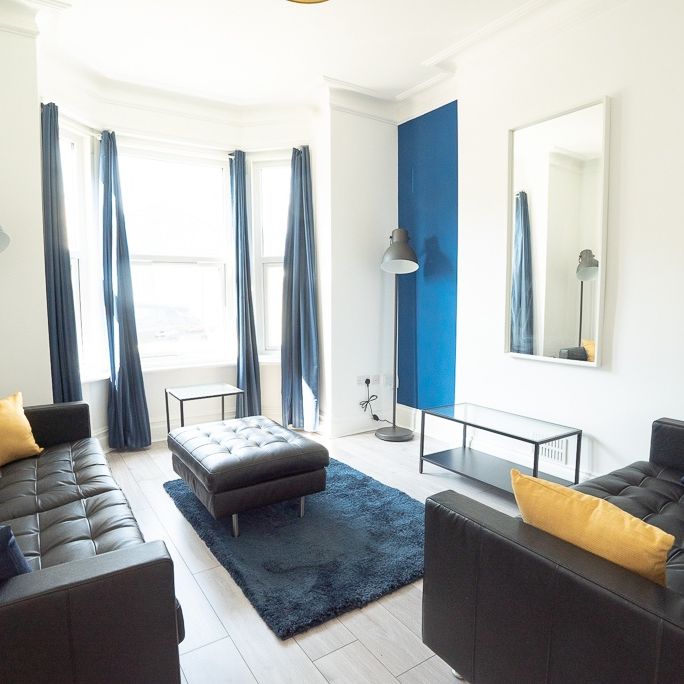 6 Bed Detached House, Cambridge Road, SO14 - Photo 1