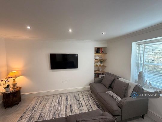 2 bedroom terraced house to rent - Photo 1