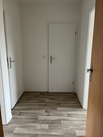 Schöne 2 Raum-Wohnung mit Balkon und Badewanne - Foto 3