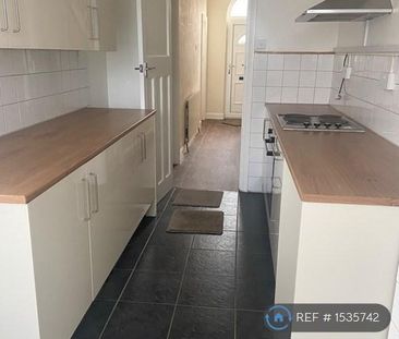 3 bedroom terraced house to rent - Photo 6