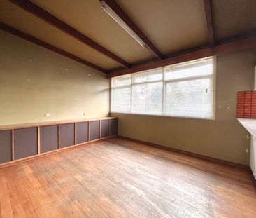 LOVELY THREE BEDROOM HOME - Photo 6