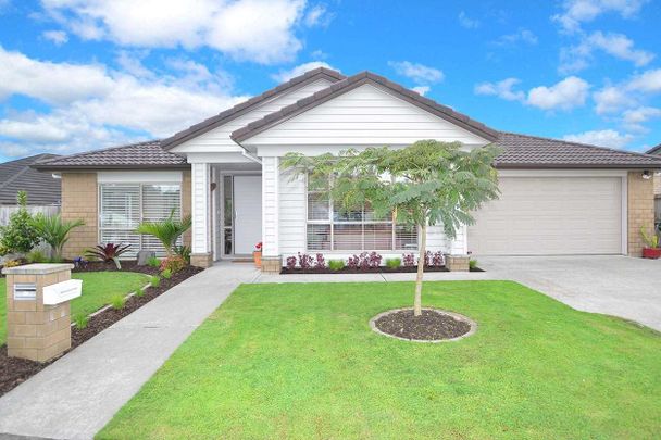 ONE LEVEL LIVING AT IT'S BEST- MILLWATER 4 BEDROOM! - Photo 1