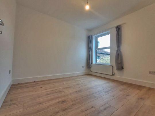 2 Bed Flat, Marian Road, SW16 - Photo 1