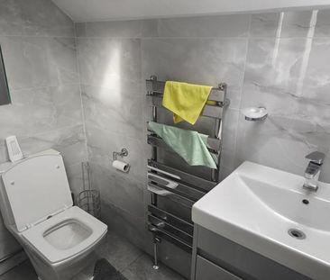 4 bedroom semi-detached house to rent - Photo 1