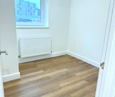 3 bedroom terraced house to rent - Photo 6