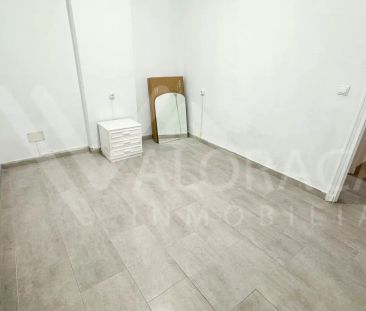 Piso de alquiler en Parque Ayala - Jardín de la Abadía - Huelín - Photo 2