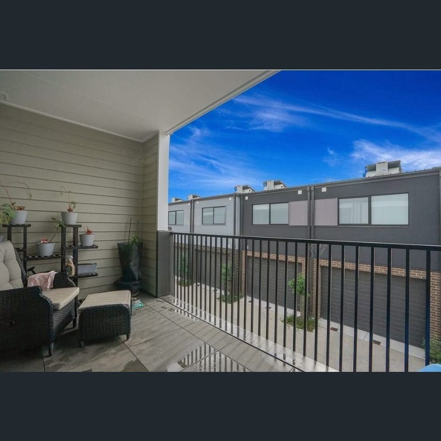 Low-maintenance luxury, in the heart of Braybrook - Photo 1
