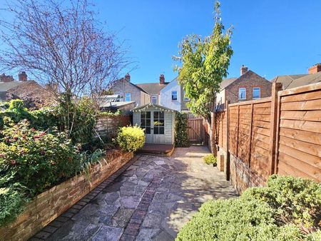 3 bedroom terraced house to rent - Photo 2