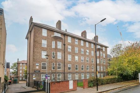 3 bedroom flat to rent - Photo 4