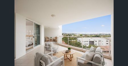 Stunning 2 Bedroom North-Facing Apartment with Expansive Leafy Views - Photo 2