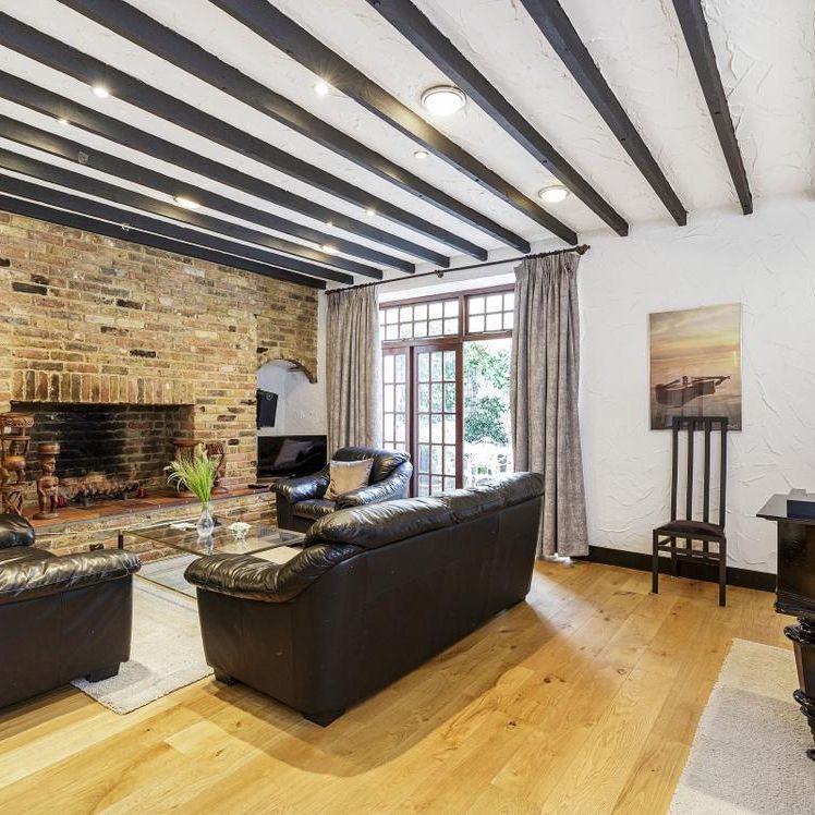 Queens Gate Gardens, South Kensington SW7 - Photo 1