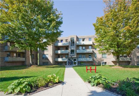 134, 136 and 138 Berry Rd., Etobicoke, ON M8Y 1W2 - Photo 4