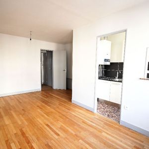 Appartement - 1 Pièce - 30.02m² - COURBEVOIE BECON - Photo 2