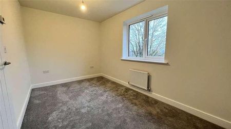 Cortland Way, Stourport On Severn, Worcestershire, DY13 - Photo 3