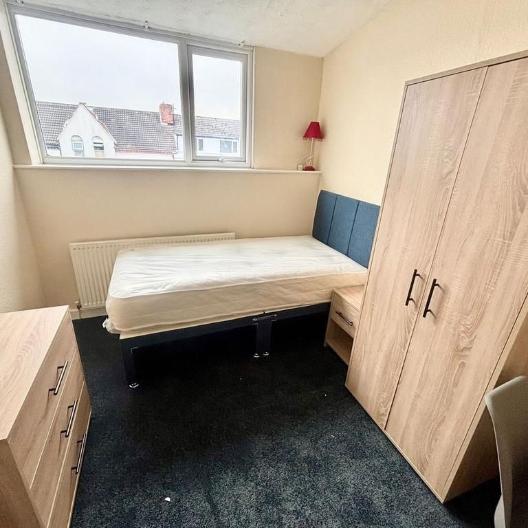 8 bedroom house share to rent - Photo 1