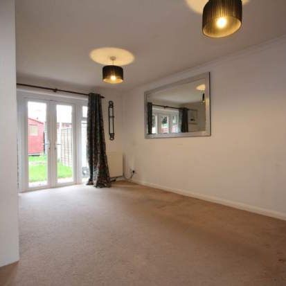 2 bedroom property to rent in Bracknell - Photo 1