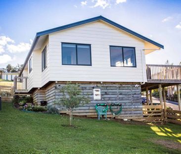 Modern 3 bedroom home - Photo 3