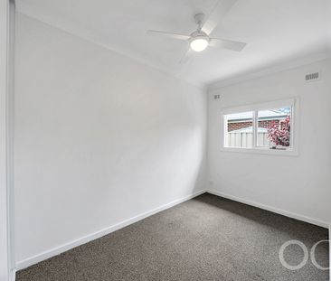 Open the Door to Light, Comfort & Everyday Convenience - Photo 3