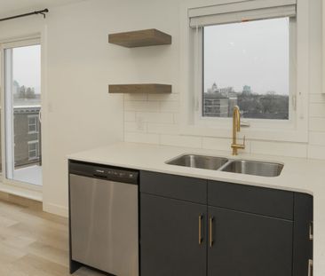 Manchester: Gold Accents – Penthouse Suite – 710 Westminster, Winni... - Photo 1