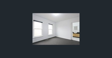 3 bedroom townhouse in the heart of Eaglemont - Photo 4