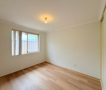 Spacious 3-Bedroom Villa with Modern Amenities - Photo 1