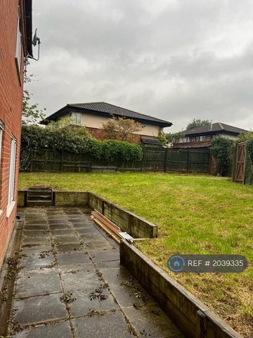 1 bedroom in a house share to rent - Photo 3