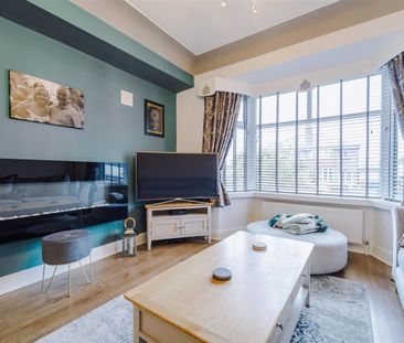 Rossendale Avenue, Burnley - Photo 1