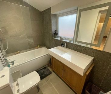 Chesterfield Road, Baffins - Photo 4