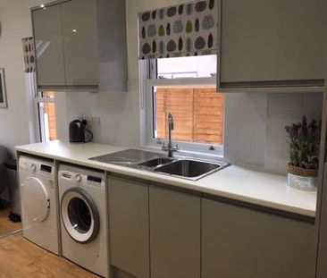 1 bedroom Flat To Let - Photo 4
