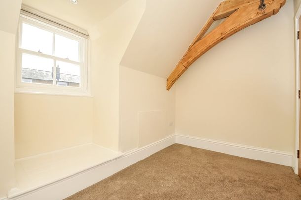 3 bedroom mews to rent - Photo 1