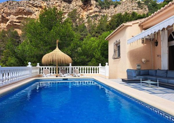 For rent villa with private pool near the beach in Cumbre del Sol, Benitachell