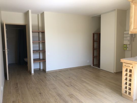 Location Appartement 1 pièce 28m² LA ROCHE CHALAIS 24490 - Photo 1