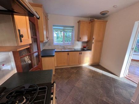 Bumbleridge Lodge, Ratby Lane, Markfield, LE67 9RJ - Photo 3