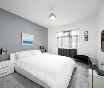 4 bedroom terraced house to rent - Photo 1