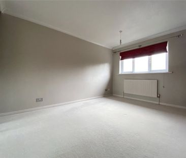 3 Bedroom House - Appledown Close, Alresford - Photo 6