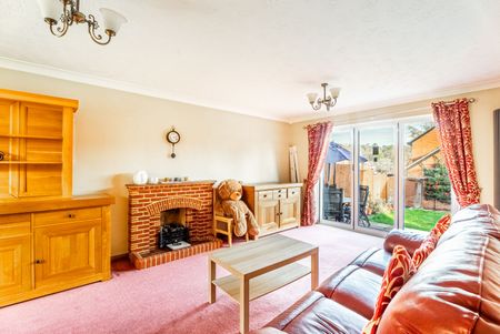 Available unfurnished now - Photo 2